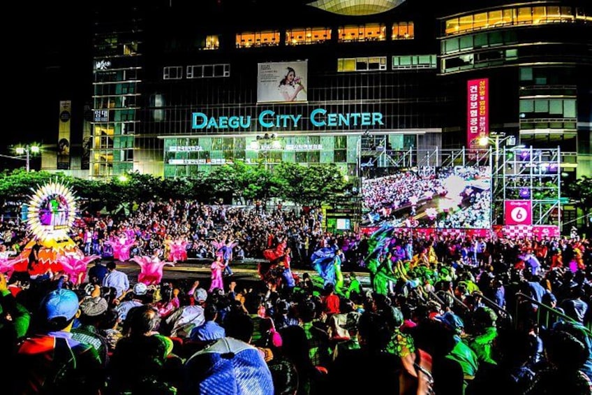 Daegu's Top Attractions on a private tour with a Licensed guide 4