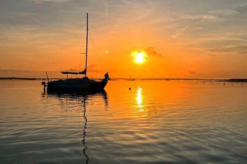 Private sunrise sailboat with breakfast on board 1