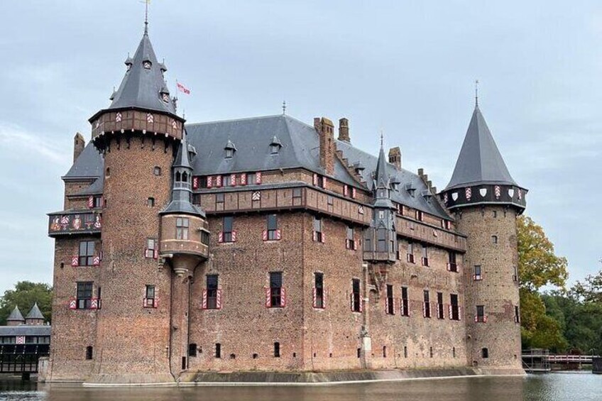 Private Tour to Royal Palace & Castle de Haar from Amsterdam