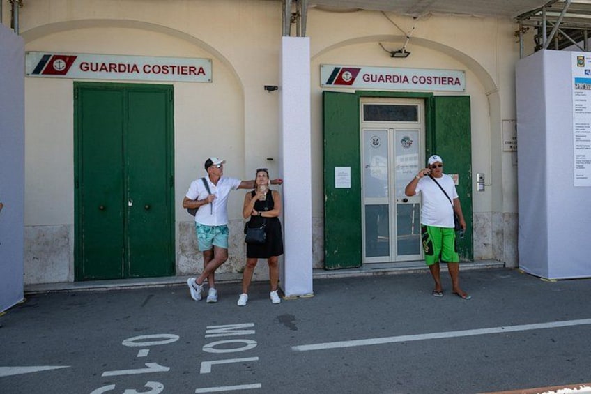 Capri & Blue Grotto: Full-Day Tour with Guided Island Exploration 2