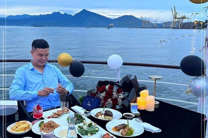 Beautiful Night Cruise Experience in Han River Da Nang 5
