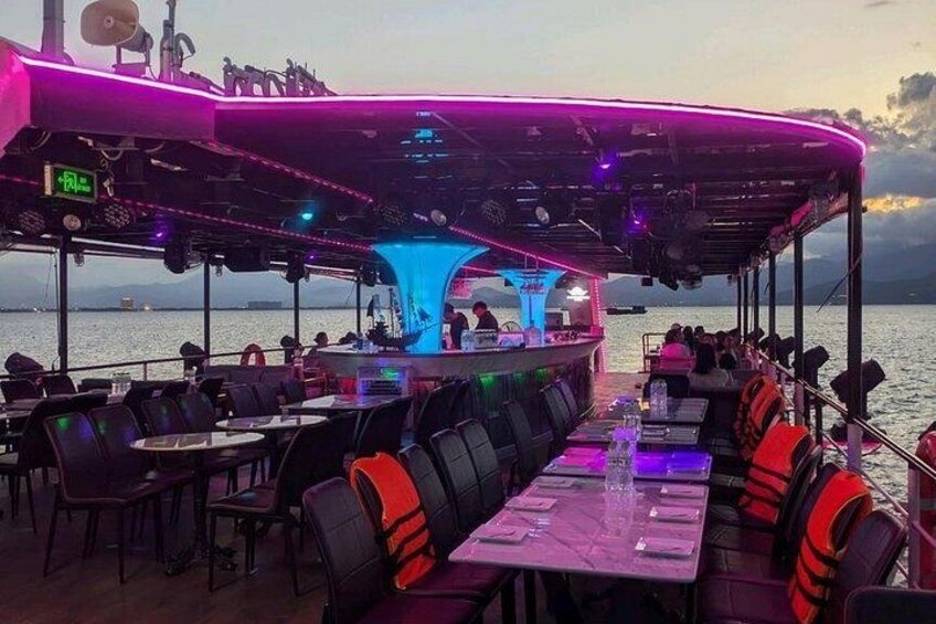 Beautiful Night Cruise Experience in Han River Da Nang 3