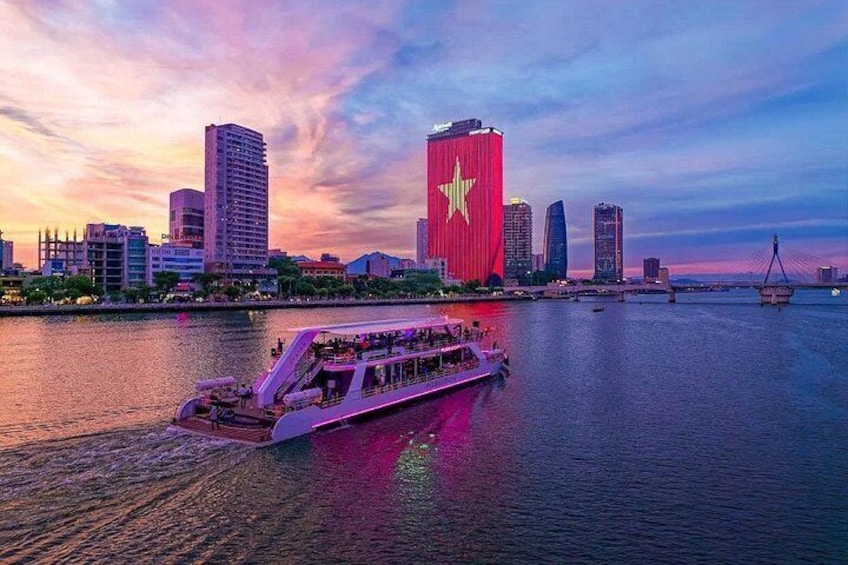 Beautiful Night Cruise Experience in Han River Da Nang 2