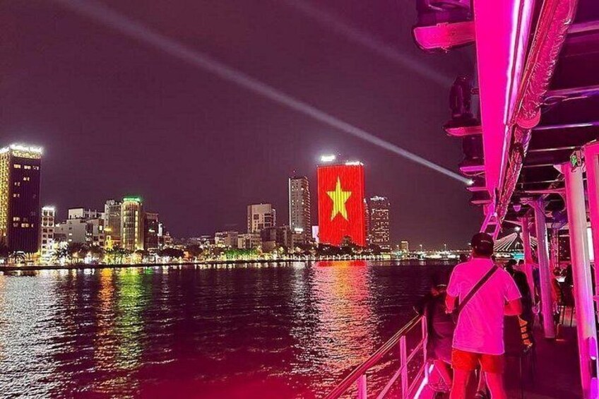 Beautiful Night Cruise Experience in Han River Da Nang 3