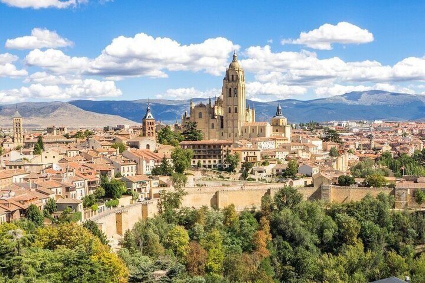 4 Hours Private Day Tour From Madrid To Segovia And Avila