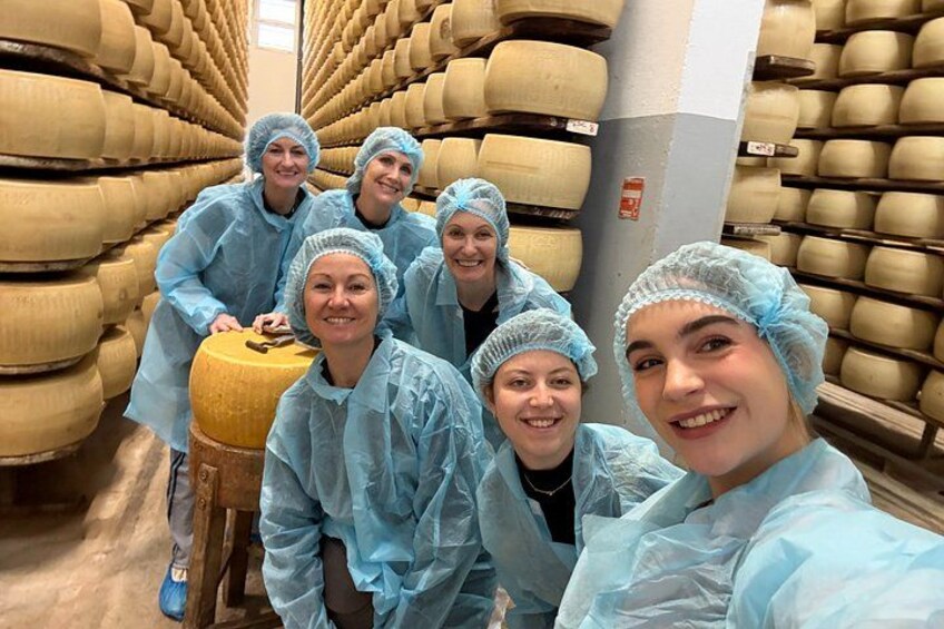 Private Tour Parmigiano,Prosciutto,Balsamico with driver-Bologna 2