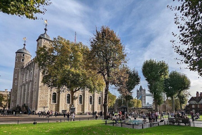 Tower of London, London EC3N 4AB, UK 5