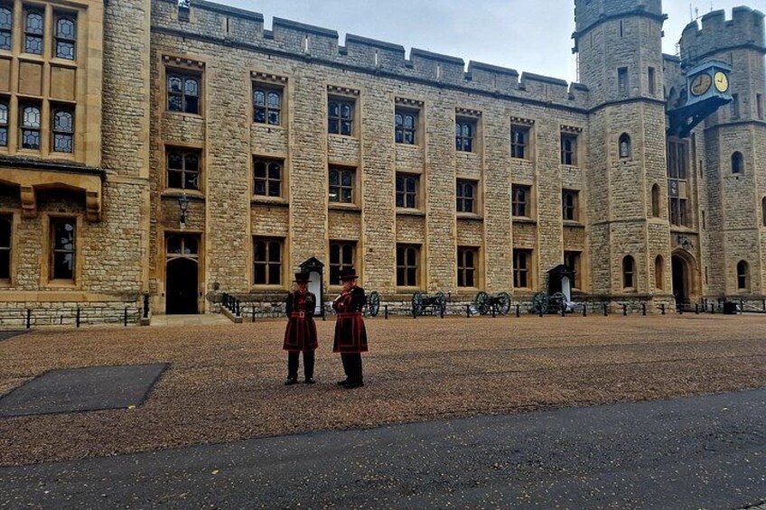 Easy Access Tower of London Crown Jewel Torture and Executions 4