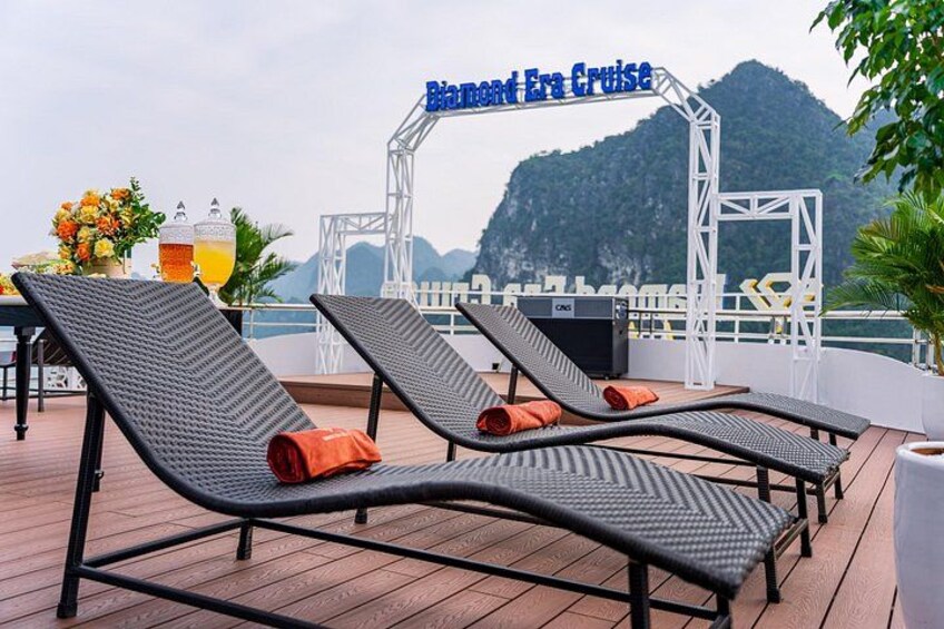 Halong Bay Day Cruise with Buffet Lunch by Diamond Era Cruise 2