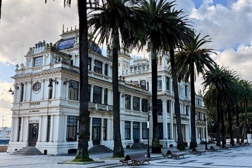 Private Walking Tour in A Coruña with Beer or Wine 2