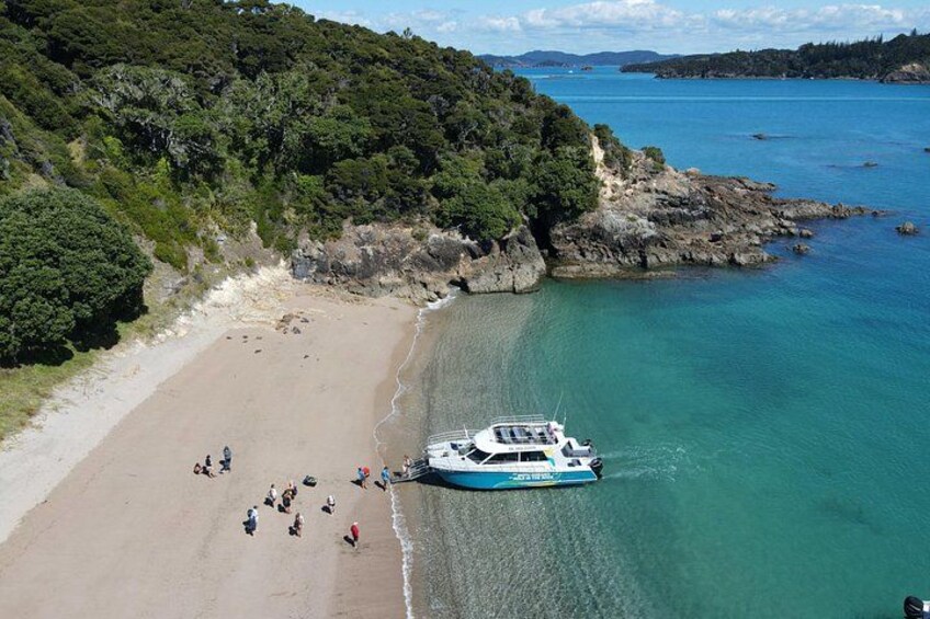 Private Charter: Hole in the Rock Cruise with Island Stopovers 4