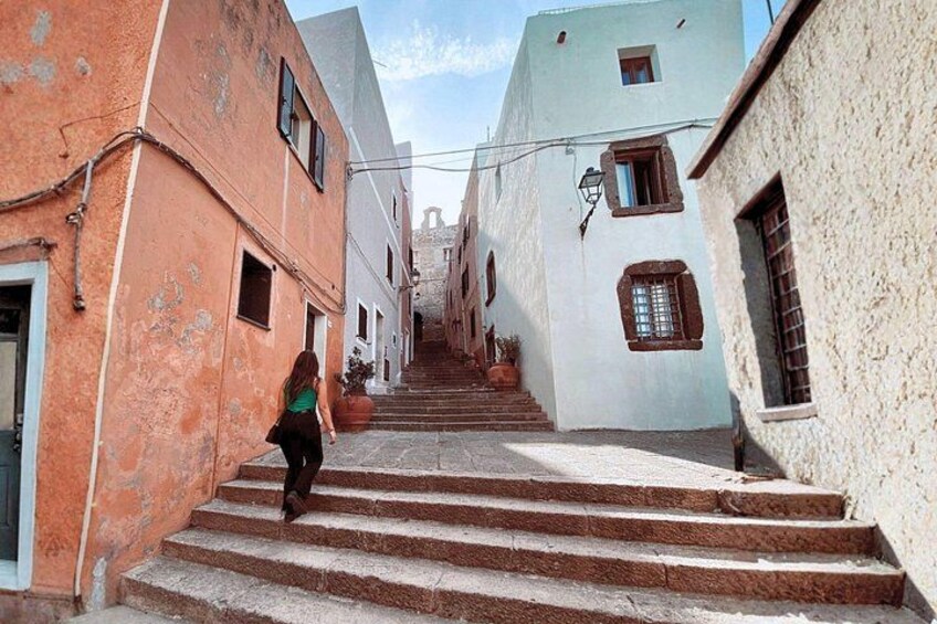 Castelsardo old town tour with aperitif 2