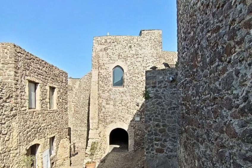Castelsardo old town tour with aperitif 2