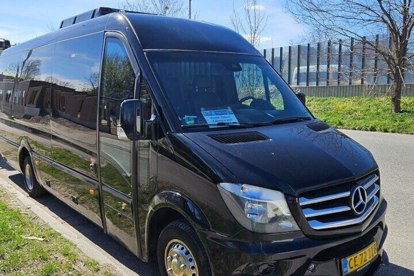 The tour bus 3