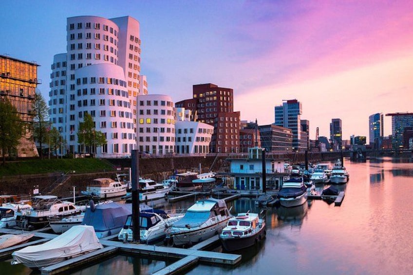 Dusseldorf: City Walk Audio Guide in 7 Languages on your Phone 4