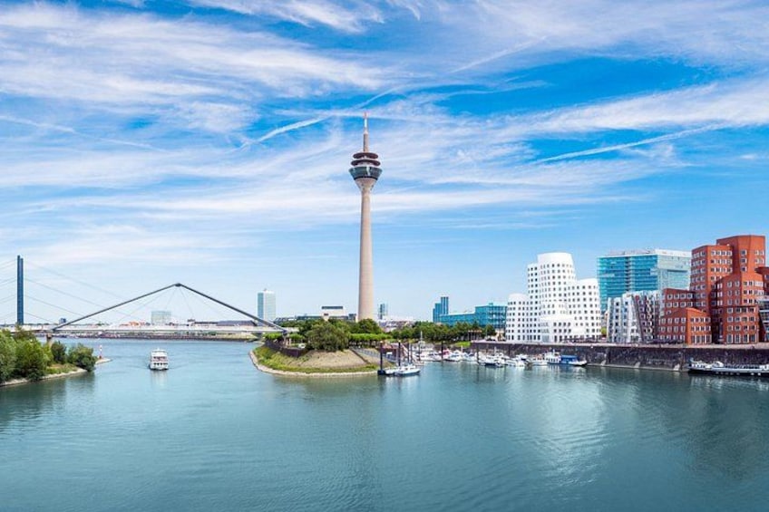 Dusseldorf: City Walk Audio Guide in 7 Languages on your Phone 2