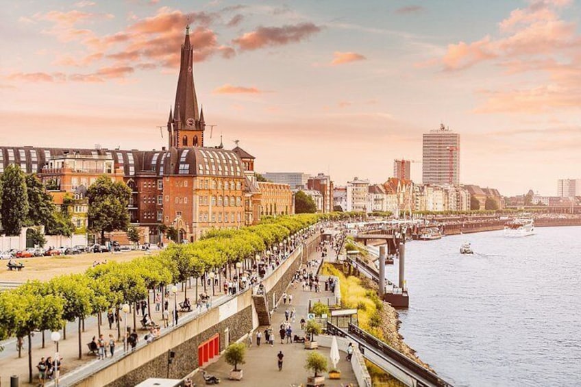 Dusseldorf: City Walk Audio Guide in 7 Languages on your Phone 3