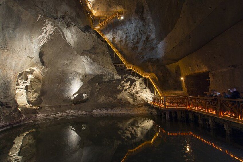 Wieliczka Salt Mine Guided Tour + Ticket & Transfer from Krakow 4