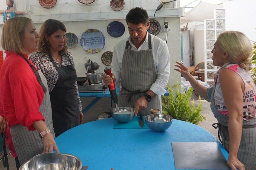 The exchange of experiences, ideas and stories is always part of it 4