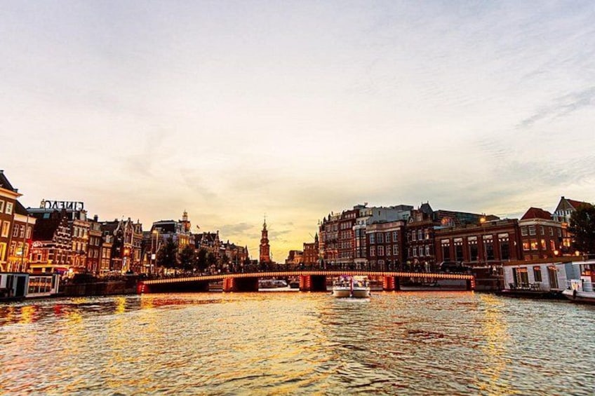 Amsterdam: The Bulldog Boat Tour, Smoke-Friendly incl. 2 Drinks 2