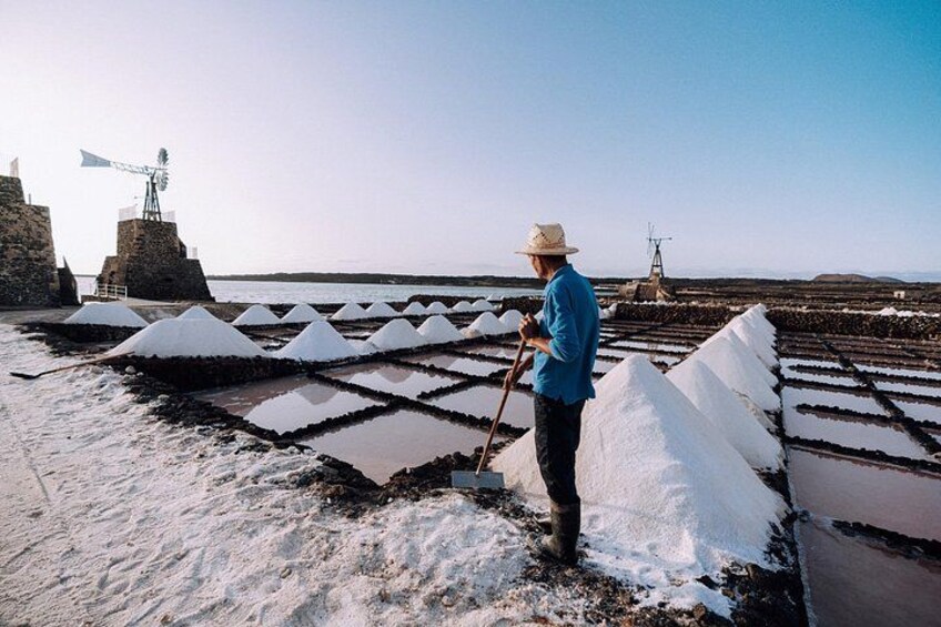 Private and Guided Tour to the Salinas de Janubio with Tasting 5