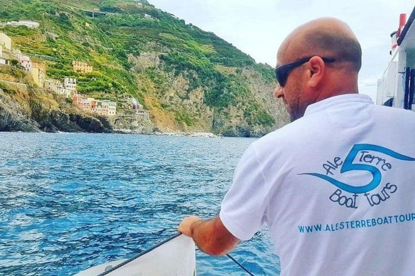 Sunset private boat tour of Cinque Terre with traditional ligurian gozzo 4