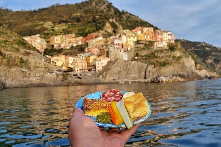 Sunset private boat tour of Cinque Terre with traditional ligurian gozzo 2