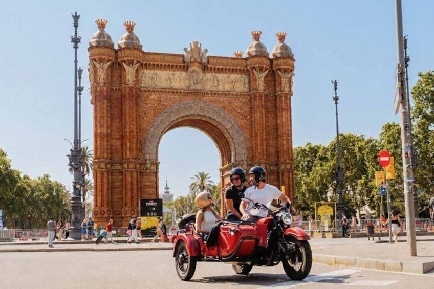 Barcelona Private Tour by Sidecar Motorcycle 3