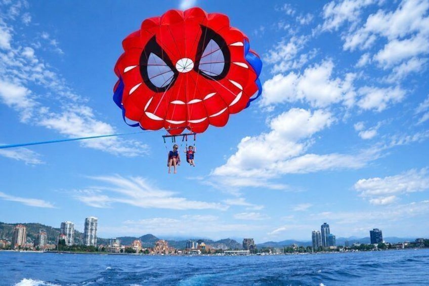 Tandem Parasailing Experience in Kelowna 1