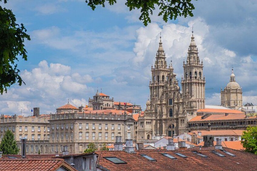 Santiago de Compostela Historic Walking Tour in Small Group 4