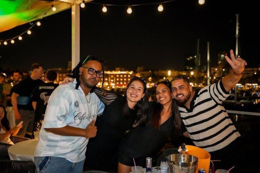 Barcelona Pub Crawl With Karaoke, Beach bars & VIP Club 3