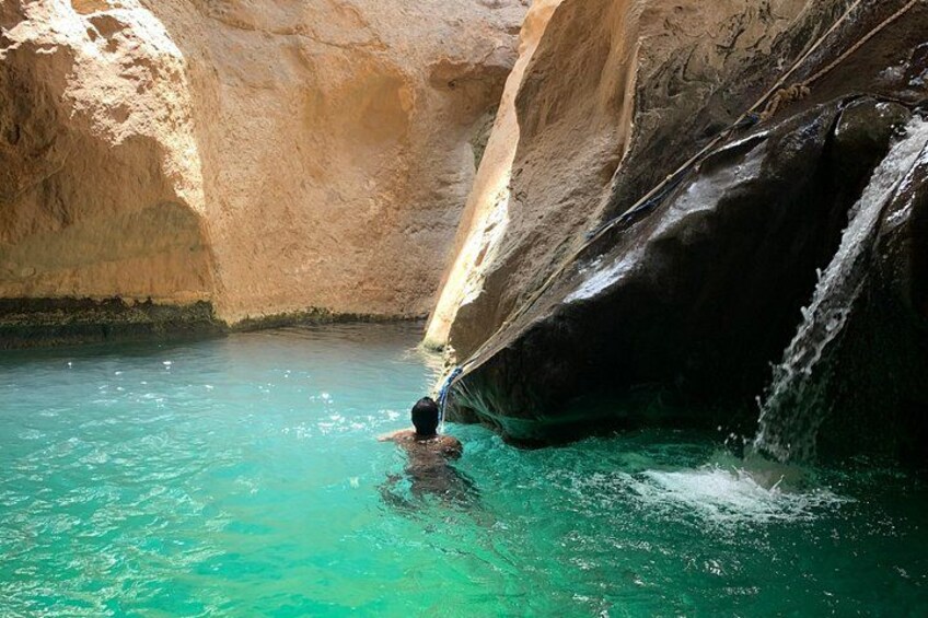Full Day Private Tour to Wadi Shab and Bimmah Sinkhole 1