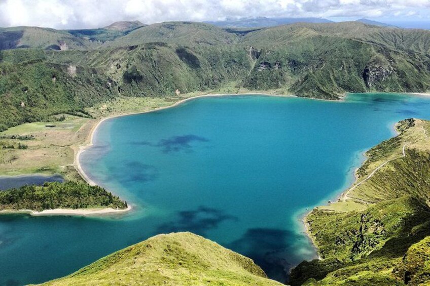 Jeep Tour Full Day Sete Cidades & Lagoa do Fogo with lunch and drinks included. 4