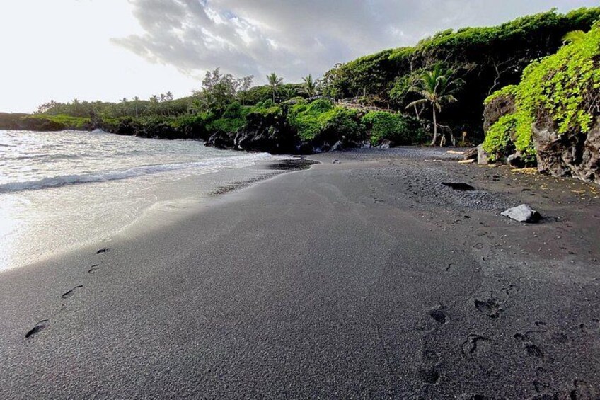 Waianapanapa State Park
Black sand beach 5