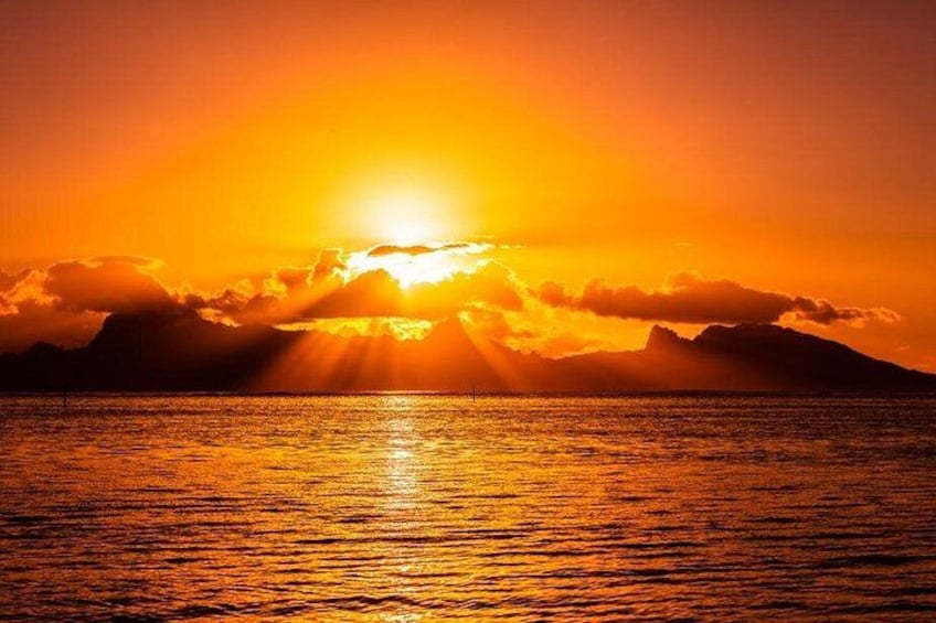 Moorea Sunset Boat Trip 1