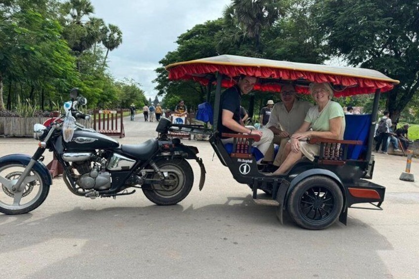 Battambang Full-Day Tuk-Tuk Tour with Bamboo Train & Bat Cave 4