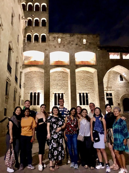 Picture 3 for Activity Barcelona: Gothic Quarter By Night Guided Walking Tour 4