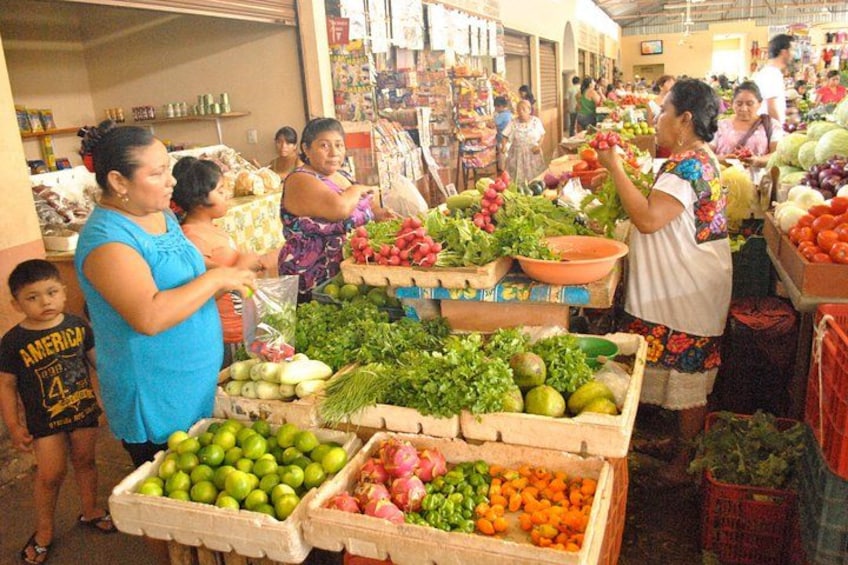 A market with fresh produce, including fruits and vegetables. 3
