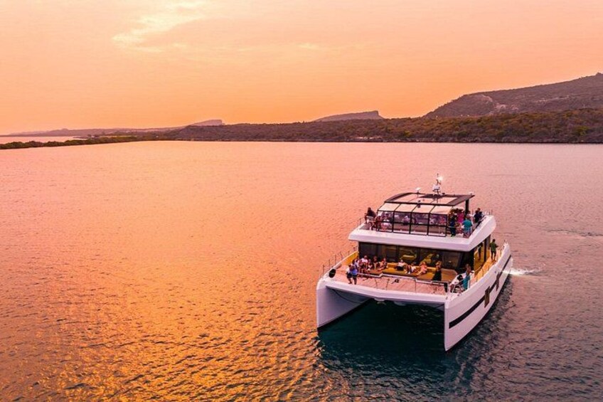 Sunset Cruise Party - All-Inclusive Experience 1