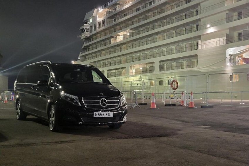 Private Luxury Giant’s Causeway Tour from Belfast by Mercedes 3