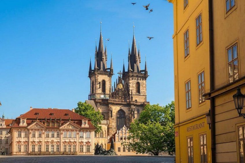 Prague: National Museum Ticket & Online Audioguide City Tour 2