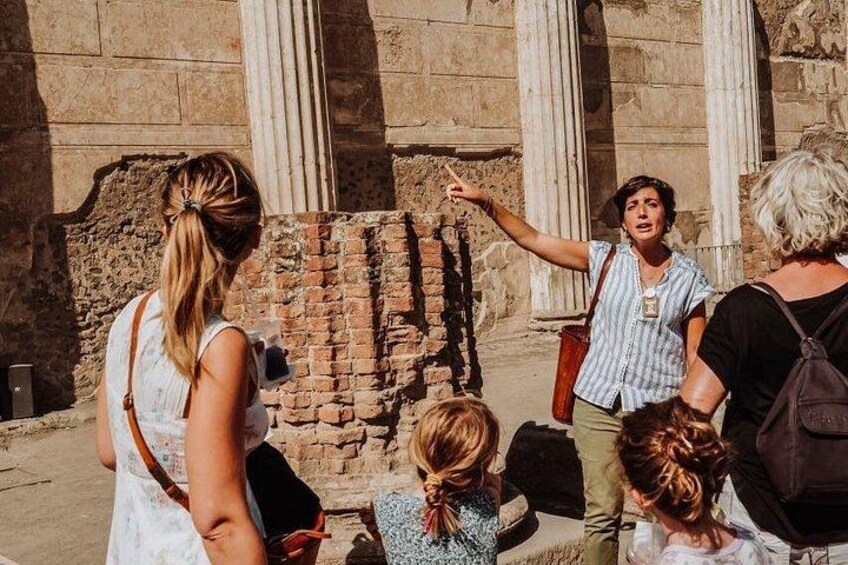 Visit of Pompei and Wine Tasting with Lunch from Salerno 5