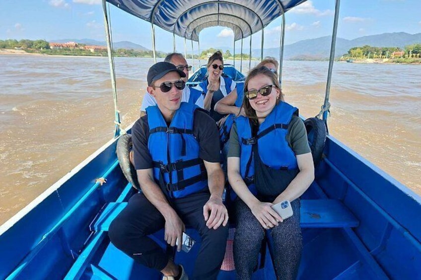 Full Day Group Tour in Chiang Rai 4
