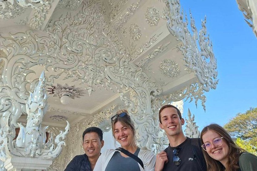 Full Day Group Tour in Chiang Rai 2