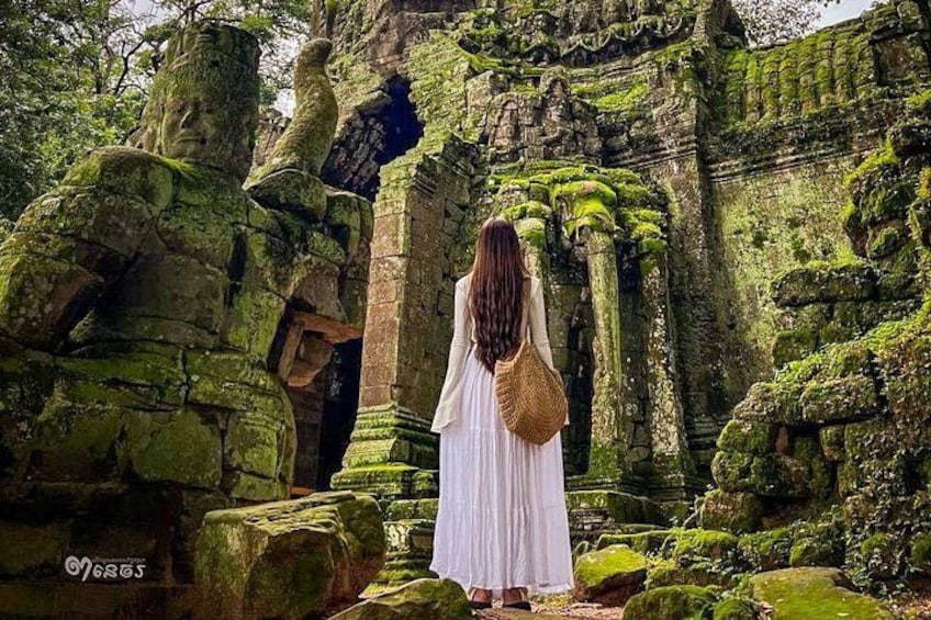 2 Days Guided Historical Tour in Angkor 2