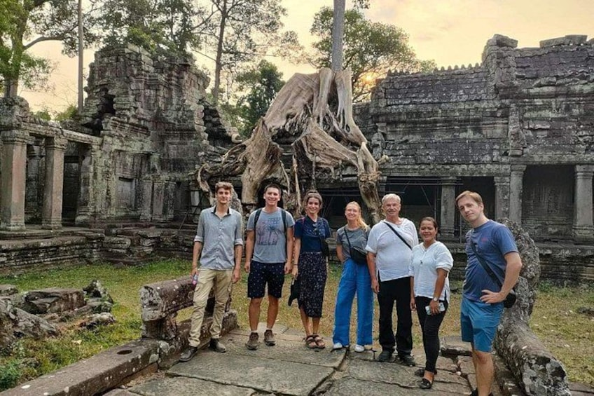 2 Days Guided Historical Tour in Angkor 2