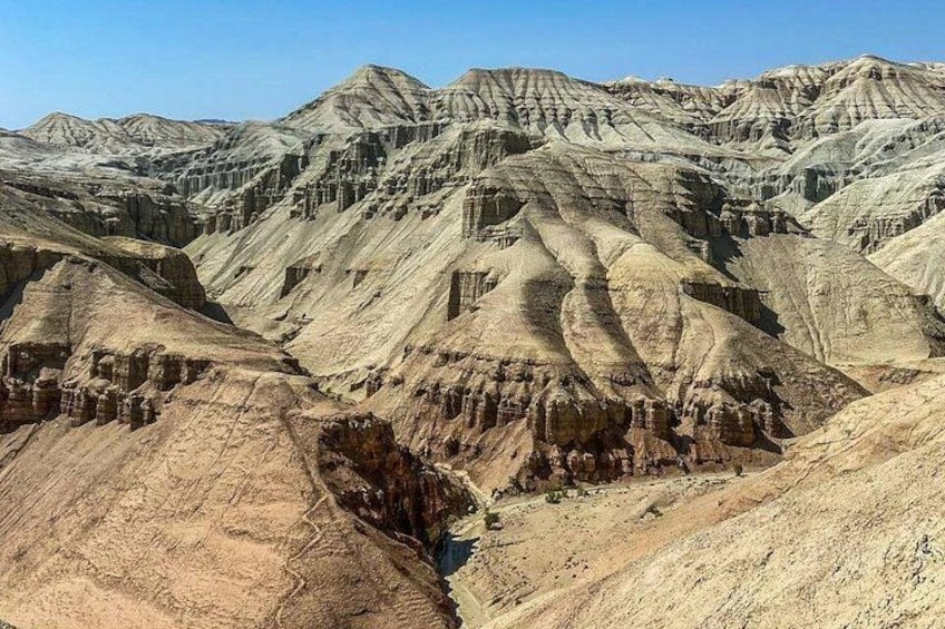 1-2 Days Singing dunes & Aktau mountains grouptour to Altyn Emel 3