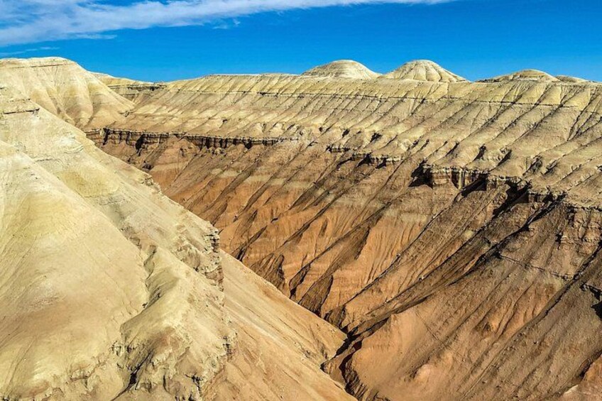 1-2 Days Singing dunes & Aktau mountains grouptour to Altyn Emel 3