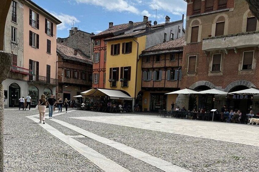 Como, Bellagio & Varenna: Small Group from Milan, Villas Cruise 3