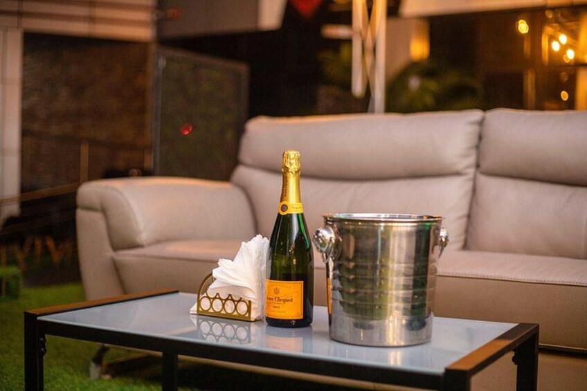 Accra Nightlife Tour: Experience Great Vibes & 2 Free drinks 4